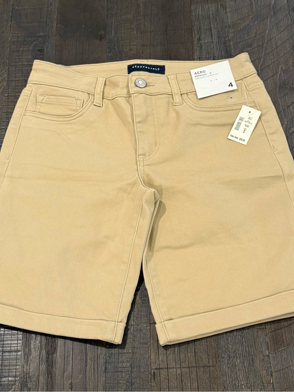 Women’s Aeropostale Seriously Stretchy Khaki Bermuda 9” Shorts Size 4 NWT